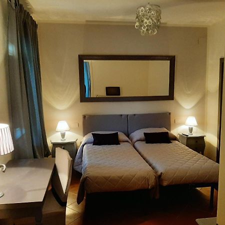 B&B Principe Calaf 3 Lucca Eksteriør bilde