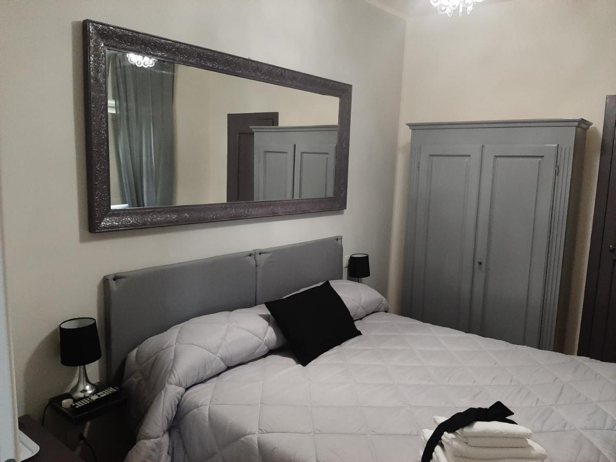 B&B Principe Calaf 3 Lucca Eksteriør bilde